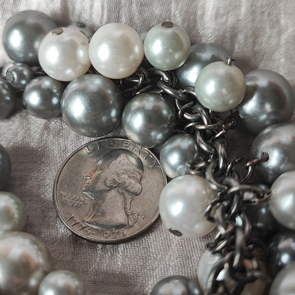 Faux White Gray Pearl Unsigned Cha Cha Necklace Pewter Tone - Picture 5 of 9